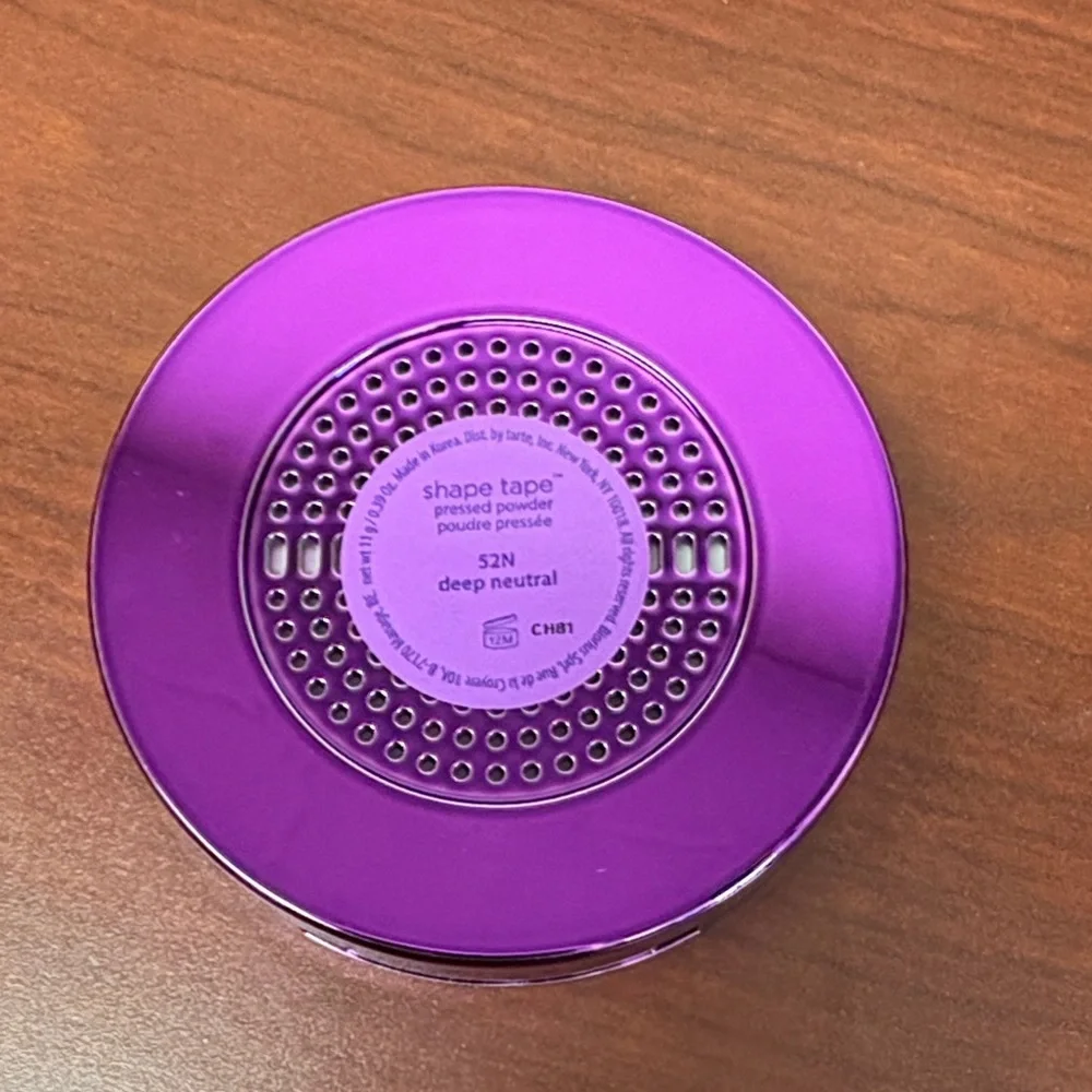 Tarte Shape Tape Pressed Powder 52N Deep Neutral, new